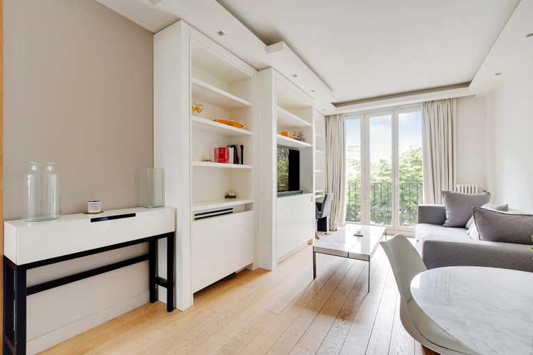 Others 2, charming Appt with a/c- 1bd/2p - tour eiffel , Paris