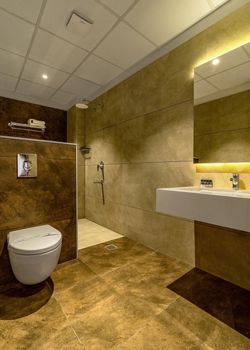 Bathroom 3, Palcastle Regency, Palakkad