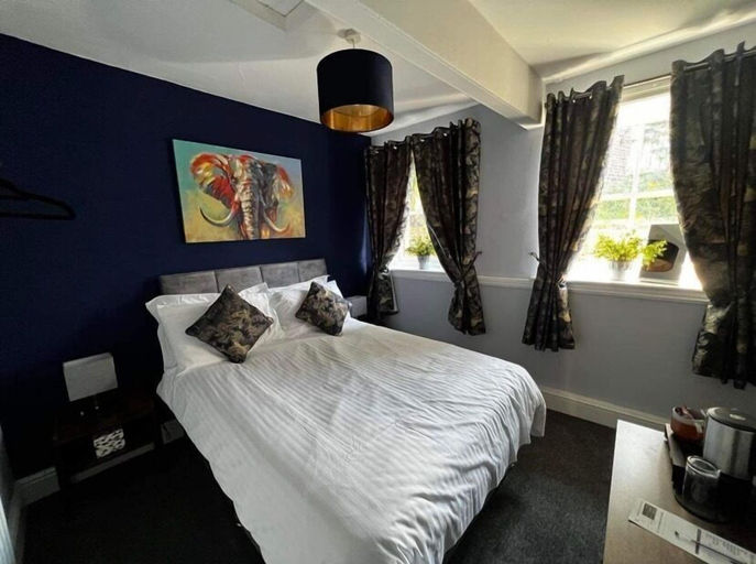 Bedroom 2, Elephant & Castle, Kirklees