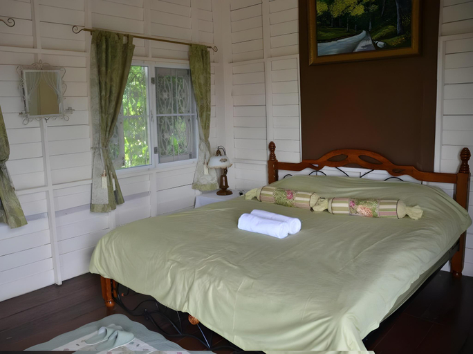 Bedroom, Kiangmok Chalet, Wang Num Khiaw