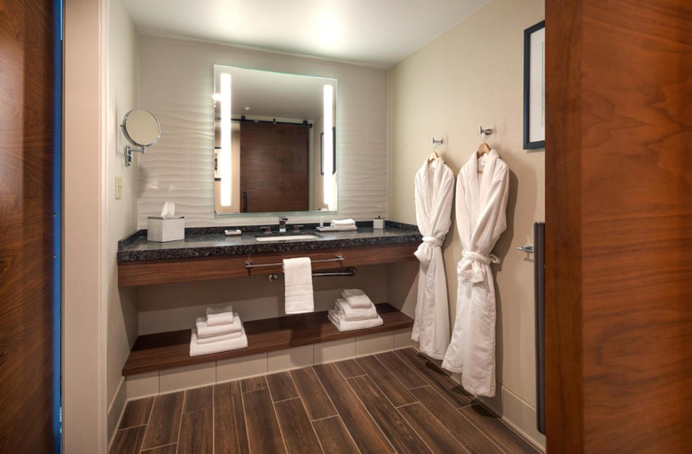 Bathroom 3, Hampton Inn and Suites Highland, CA, San Bernardino