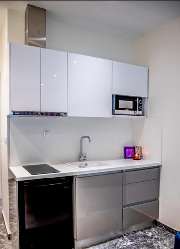 4, Diamond Suites 32, Central Macedonia