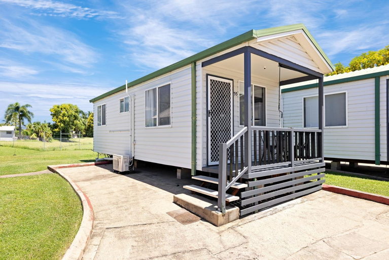 Exterior & Views 1, Townsville Lakes Holiday Park, Currajong