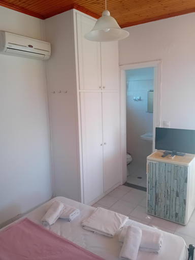 Bedroom 2, PETROS ROOMS to LET KALOGRIA BEACH, West Greece