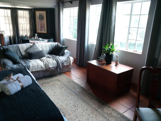 Others 2, Hilton Castle, Umgungundlovu