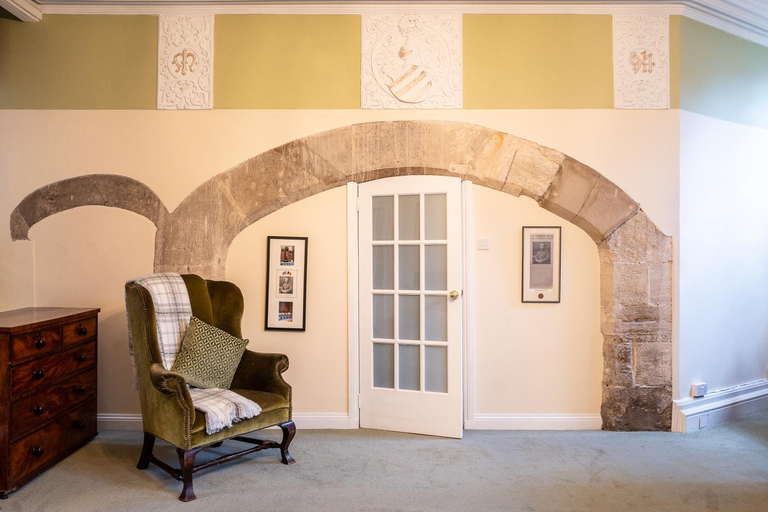 Bathroom 3, The Hall Estate - Historic Grade I-listed Jacobean Mansion, Wiltshire