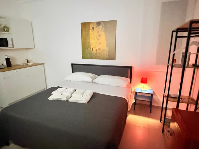 Bedroom 2, Trapani d'Amare Apartments, Trapani