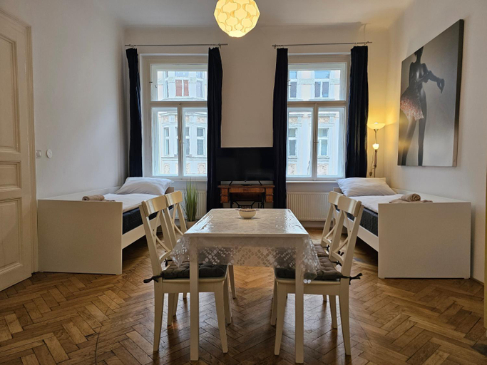 Others 4, Slezska Apartments, Praha 2