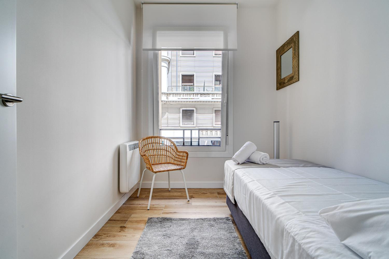 Bedroom 2, Apartamentos Gran Via by SanSe Holidays, Guipúzcoa