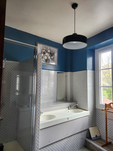 Bathroom, Gite Compostella, Pyrénées-Atlantiques