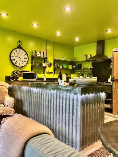 Food & Drinks 4, Alpine Apartments Snowdonia, Conwy
