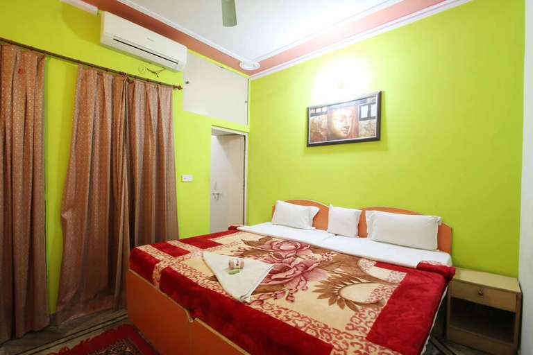 Bedroom 3, Pyrenees Hostel by Indian Culture, Agra