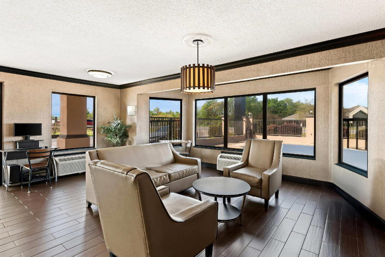 Public Area 3, Quality Inn & Suites Dumas, Desha