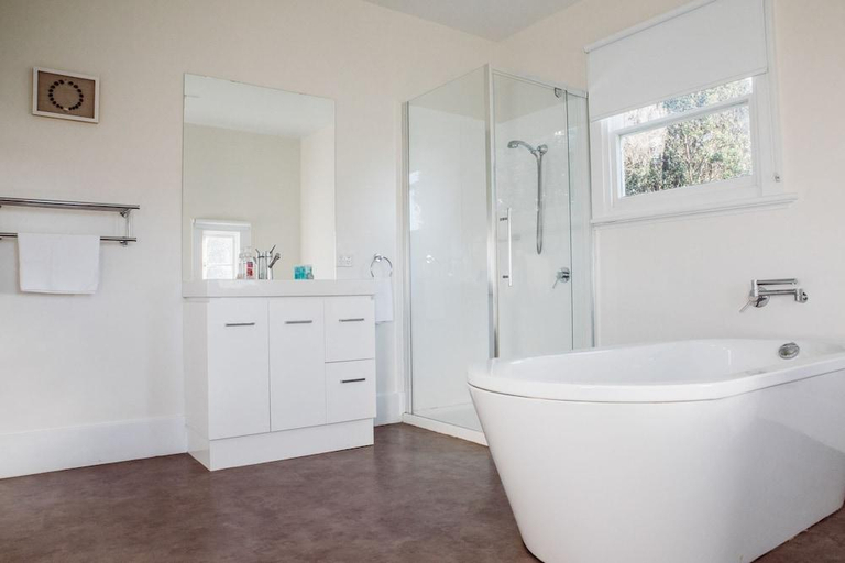 Bathroom 3, Low Head Pilot Station, George Town - Pt A