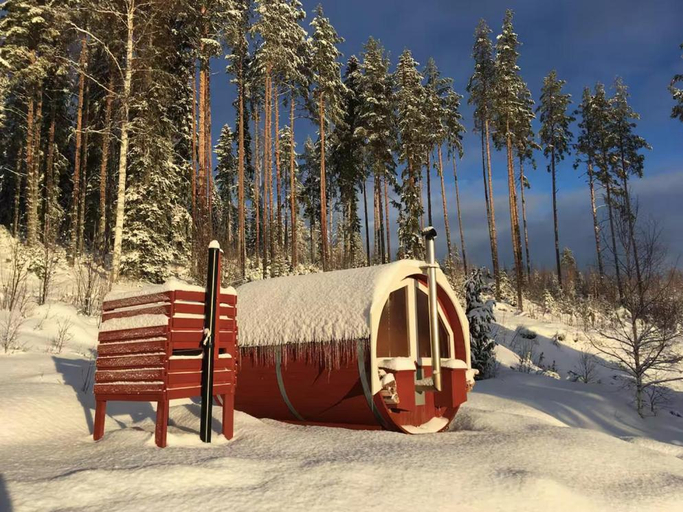 Others 4, Glamping tent in a forest, lake view, Hudiksvall