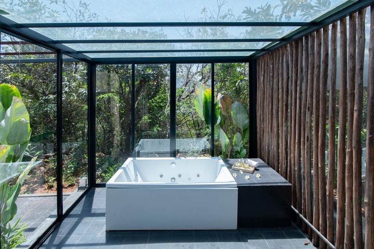 Bathroom 5, Canary Islands Resort & Spa, Pune