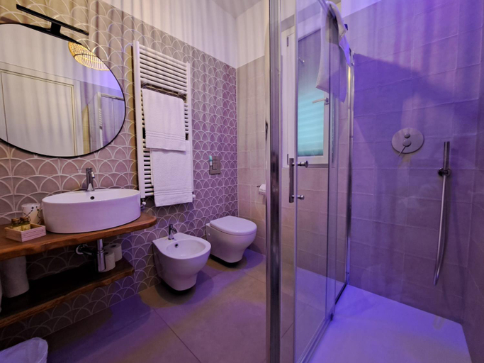 Bathroom 2, Le Dune Luxury Rooms, Foggia