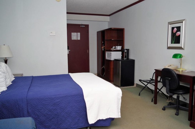 Bedroom 2, Causeway Bay Hotel, East Kootenay