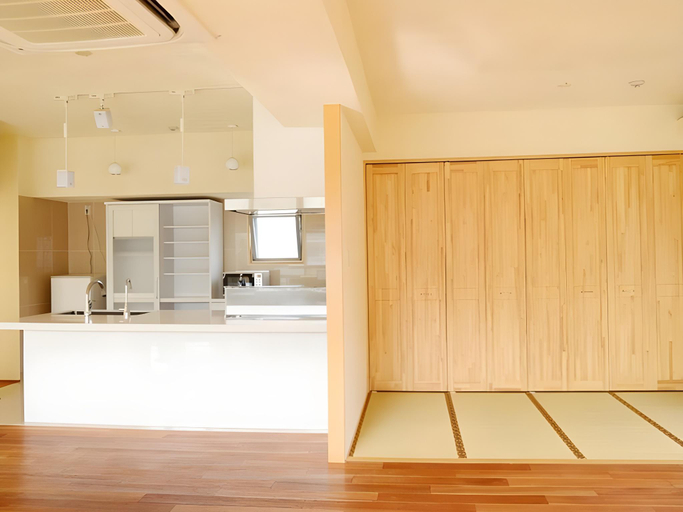 Others 3, Condominium Rob Cond, Naha