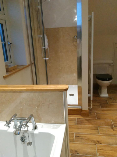 Bathroom 3, White Cottage B and B, Lincolnshire