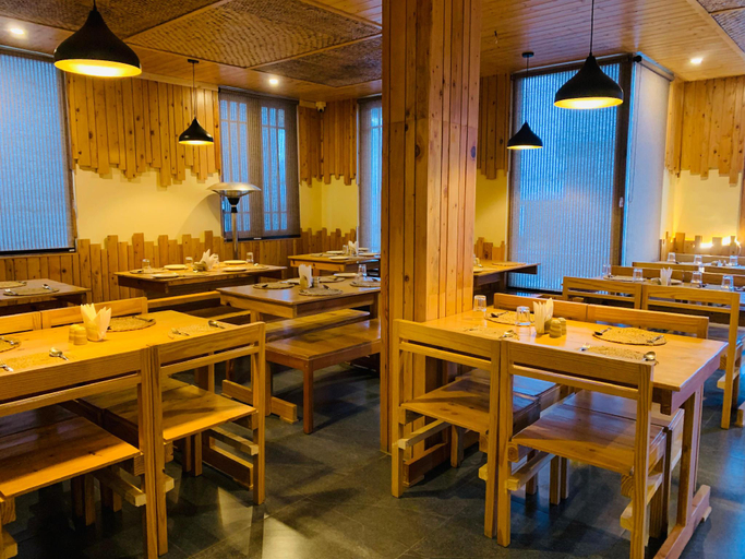 Food & Drinks 4, The Bulevar - Whispering willow , Lahul & Spiti