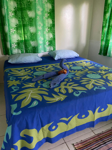 Bedroom 2, Chez Taia
