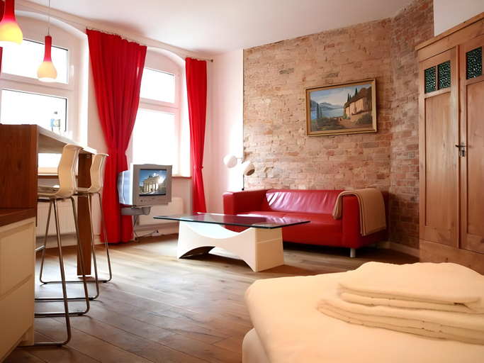 Bedroom 2, Brilliant Apartments, Berlin