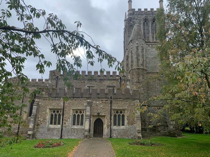 Exterior & Views