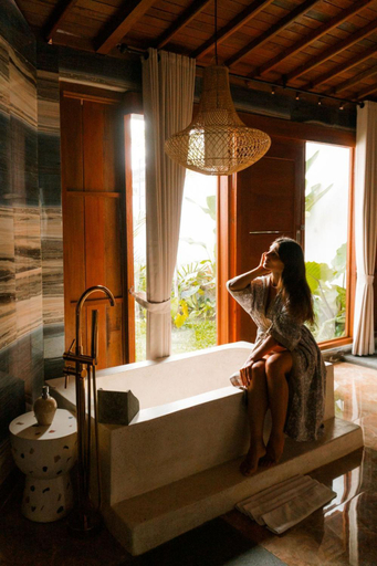 Bathroom 5, Maddu Suites, Gianyar
