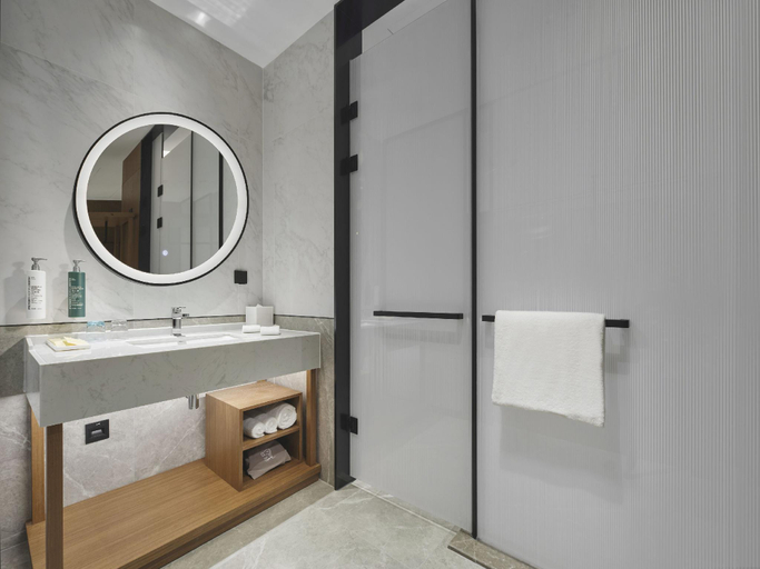 Bathroom 4, Hilton Garden Inn Huizhou North Railway Station, Huizhou