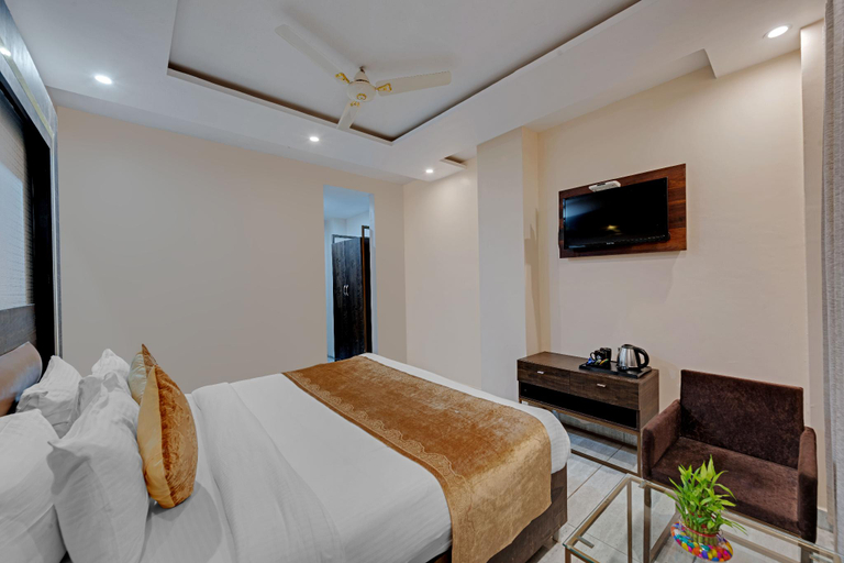Bedroom 3, Golden Rock - AM Hotel Kollection, Kangra