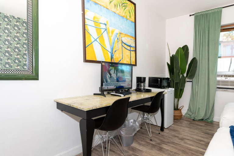 Others 3, 6768 Collins Miami Stays, Miami-Dade