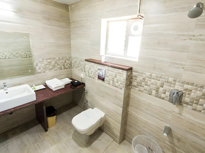 Bathroom 5, Plazza hotel , Trichy, Tiruchirappalli