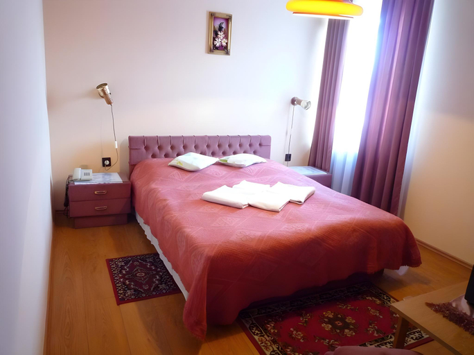 Bedroom 3, Hotel Orchidea, Kistelek