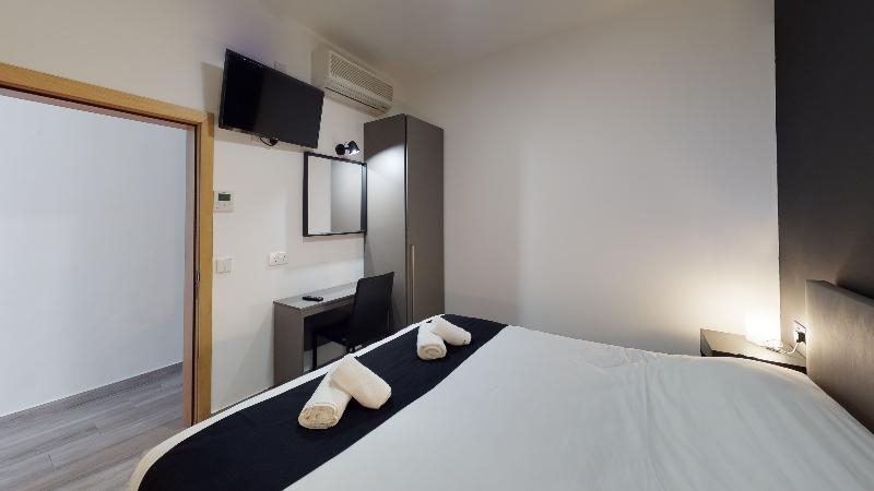 Bedroom 2, Block Aparthotel