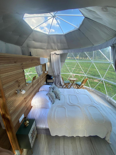 Bedroom 1, Berry Dome, Cher