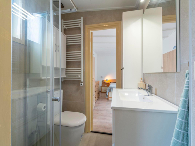 Bathroom 3, Bungalow near Sint Maartenszee Beach, Zijpe