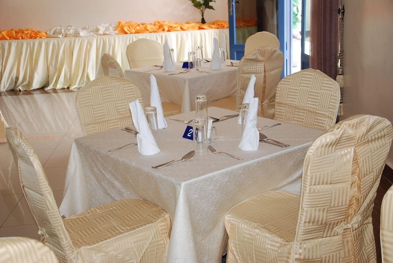 Food & Drinks 3, Western Mountain Hotel, Rubavu