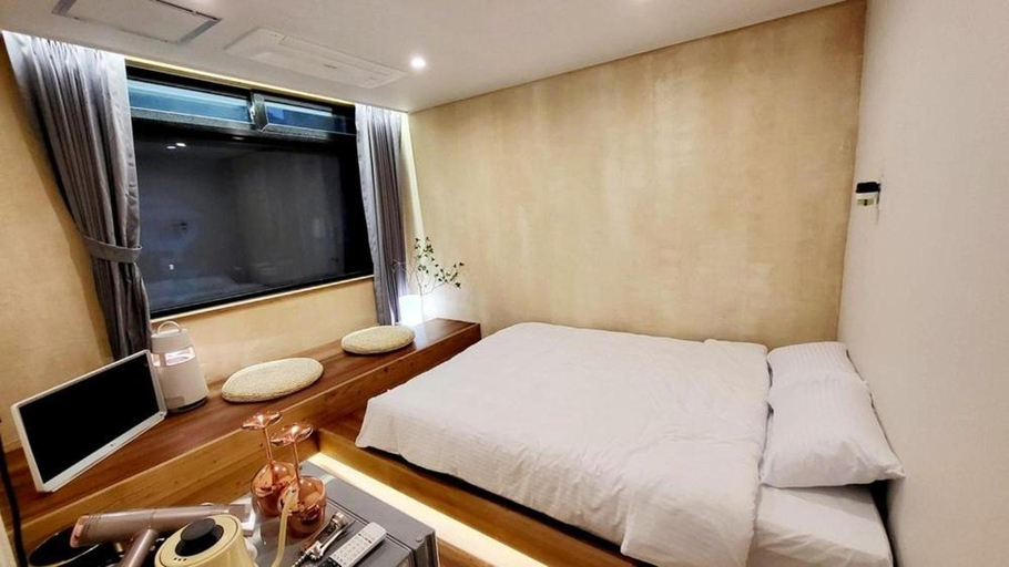 Bedroom, Sokcho Floating Whale Seorak Dojeok Waterfall Stay, Inje