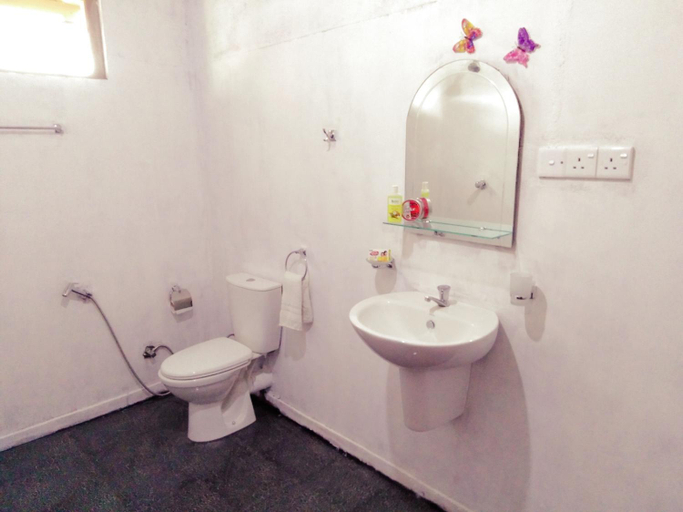 Bathroom 4, Surf Paradise Hotel, Tangalle
