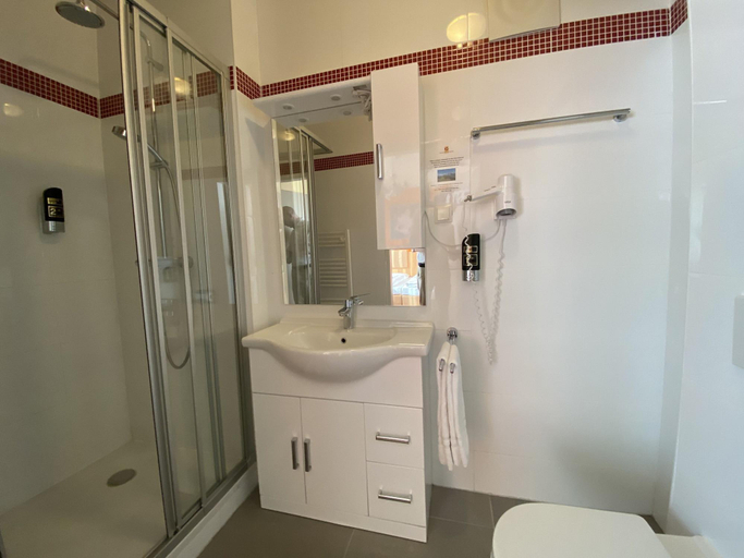 Bathroom 4, Gartenhotel Gabriel City, Wien
