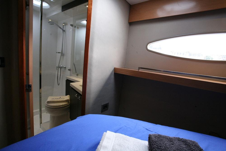 Others 5, Floatinn Boat-BnB, Genève
