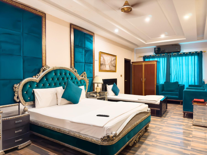 Bedroom 3, Royal Mansion Hotel, Multan