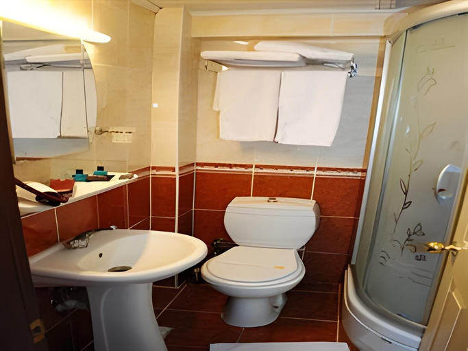 Bathroom 4, Grand Mark Hotel, Fatih