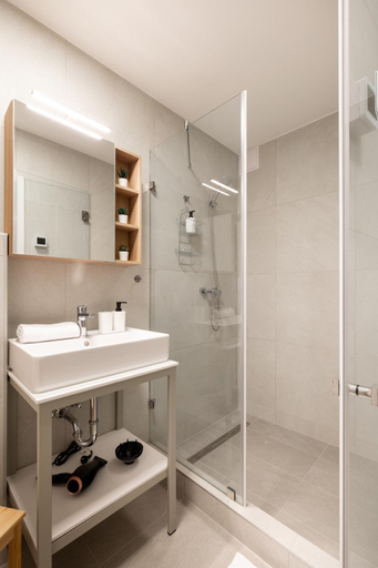Bathroom 3, BUDAPEST DOWNTOWN RESIDENCES VH - AC, Elevator, Terrace, Budapesti