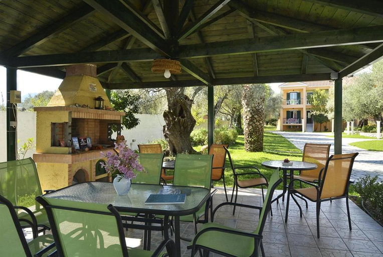 Food & Drinks, Kaspy Country Houses, Ionian Islands