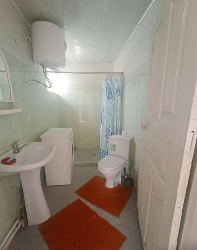 Bathroom, Kyal travel, Ton
