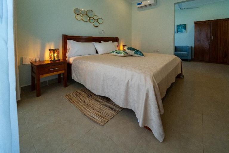 Bedroom 3, Coral Cliff Villas, Kusini