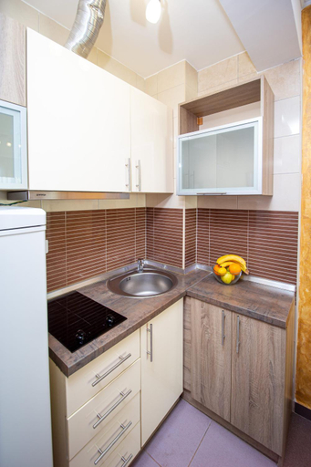 Kitchen 5, SunSea Apartments