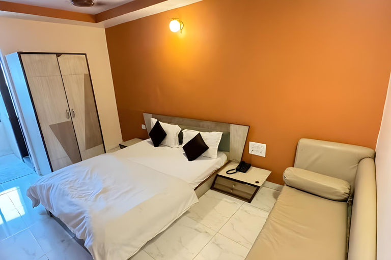 Bedroom 5, HOTEL ASHOKA (Nakki lake - 450 metre), Sirohi